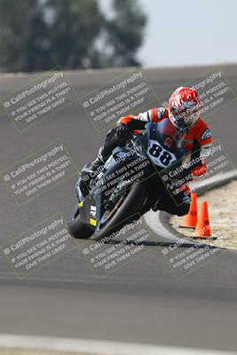 media/Nov-01-2025-TrackDaz (Sat) [[2b4d5192bc]]/A Group/12pm (Turn 2 (Outside)/